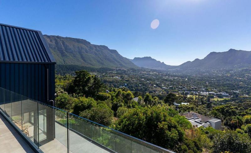 6 Bedroom Property for Sale in Hout Bay Western Cape